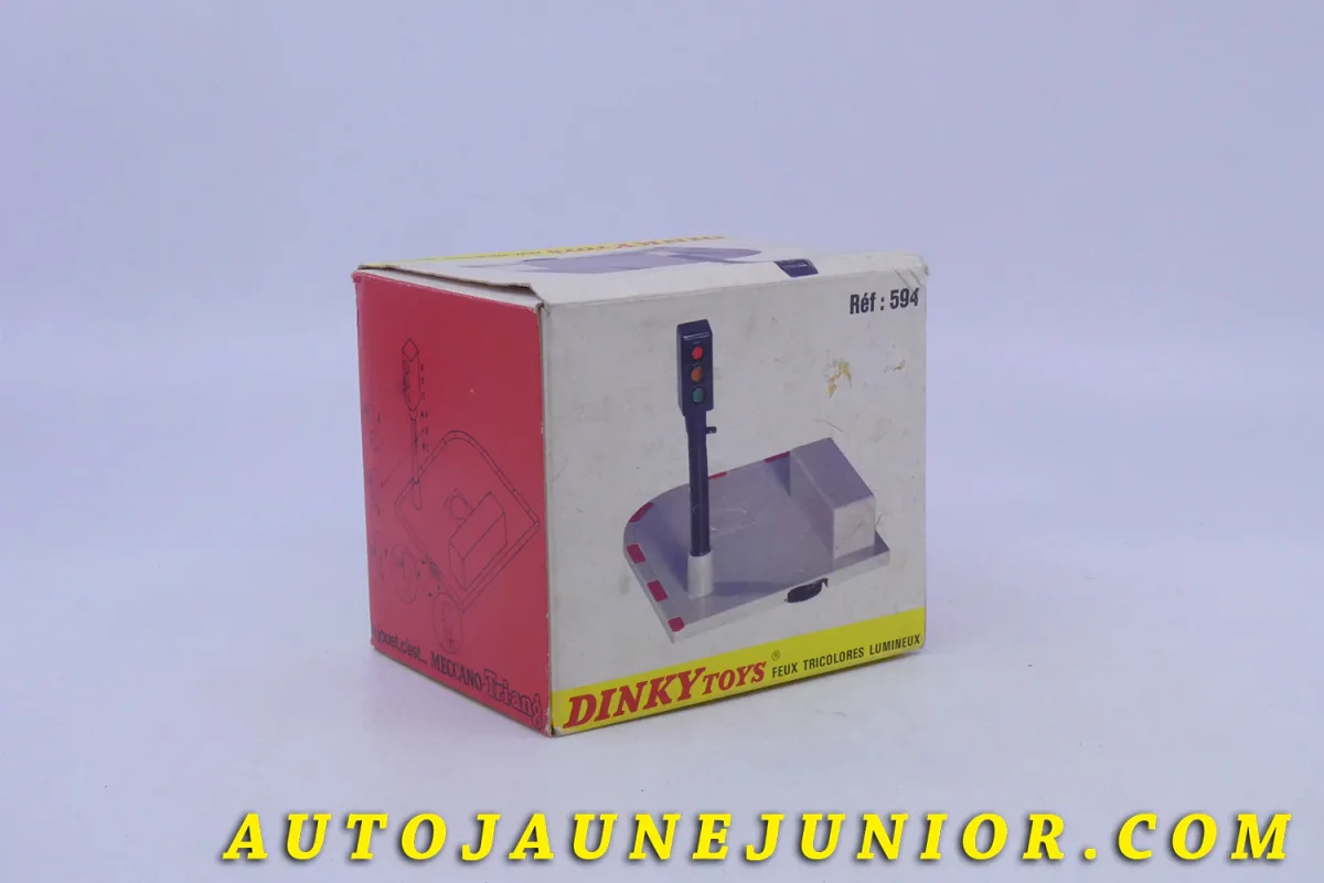 #1025 – Dinky Toys – Accessoires – Feu tricolore lumineux