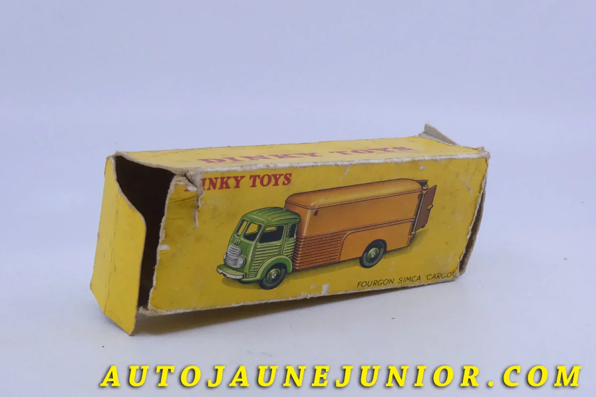 #1038 – Dinky Toys – Simca – Fourgon Cargo