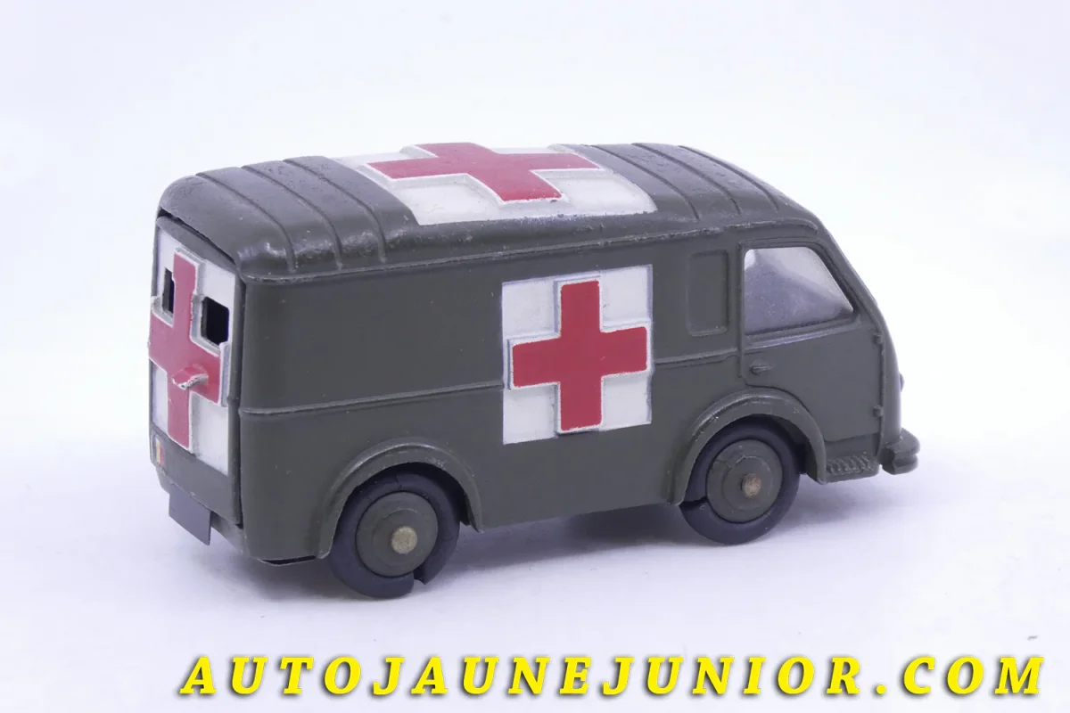 #1510 – Dinky Toys – Renault – Carrier Ambulance Militaire