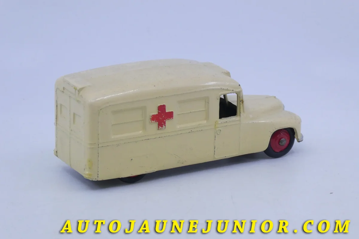 #1512 – Dinky Toys – Daimler – Ambulance