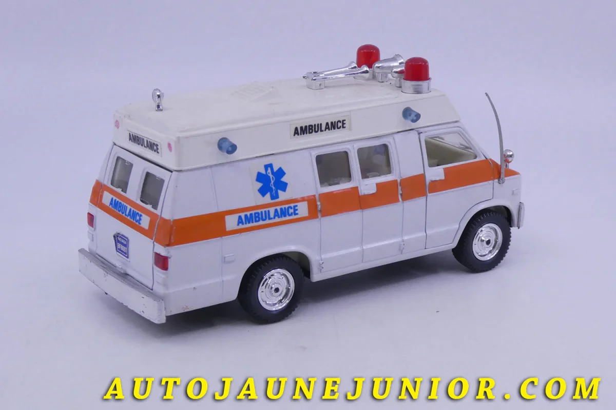 #1525 – Polistil – Dodge – Van Ambulance