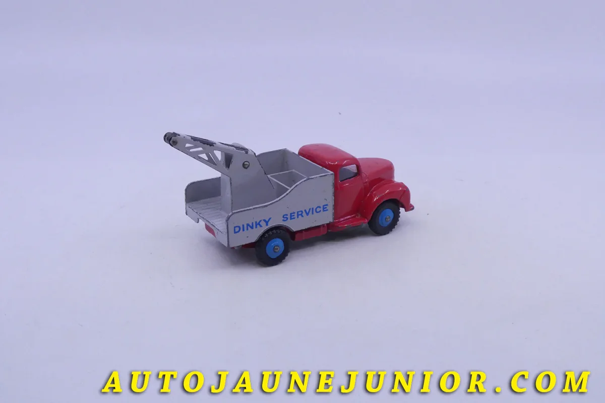 #1748 – Dinky Toys – Commer – camion dépanneuse