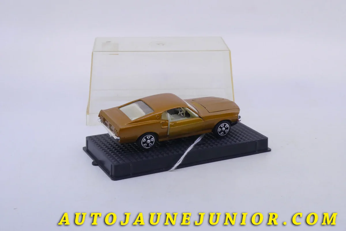 #1894 – Nacoral – Ford – Mustang fast Back