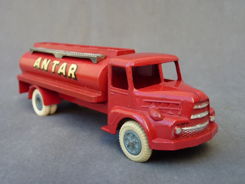 J.R.D. 122 - Camion UNIC citerne ANTAR (vintage 1960) – Image 3